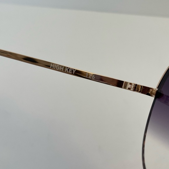 Quay Australia High Key 126 Fade Lens Brown Tortoiseshell - Picture 4 of 5